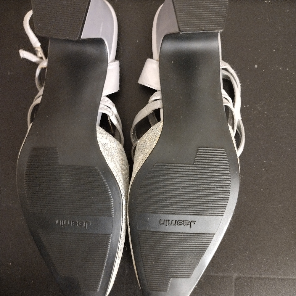 Shoes - Picture 3 of 4